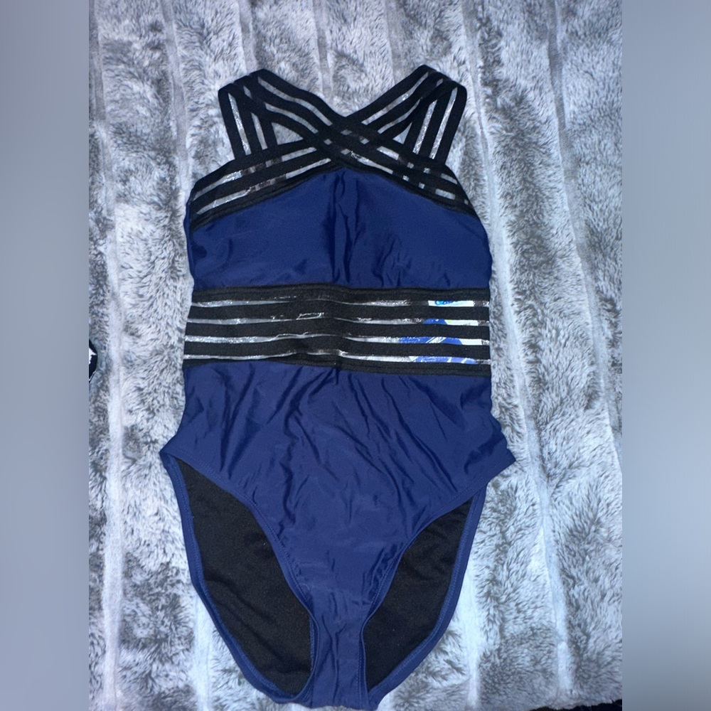 One piece suit